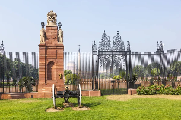 Děla Vchodu Rashtrapati Bhavan Bývalý Místokrál Domu Když Indián Byl — Stock fotografie