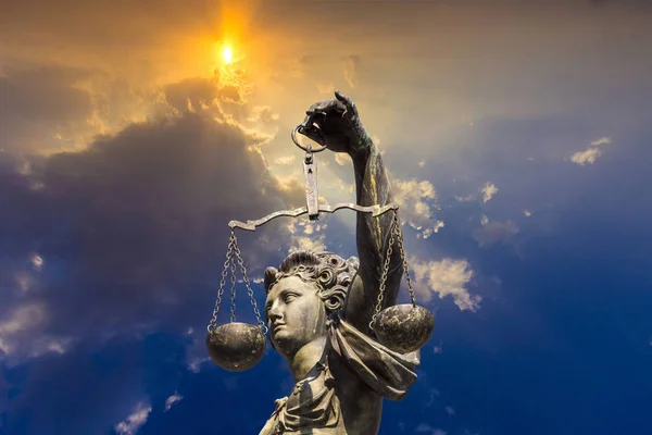 Статуя Юстиція Перед Ромер Франкфурті Німеччина — стокове фото