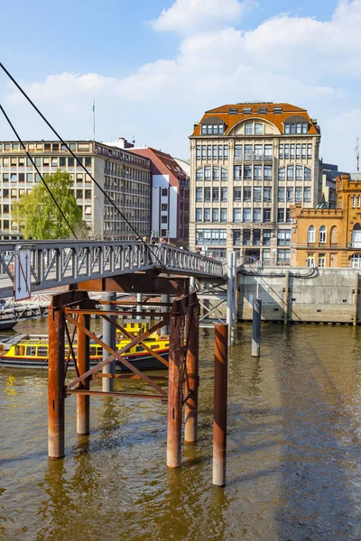 Известный Старый Speicherstadt Гамбурге Построить Красным Кирпичом — стоковое фото