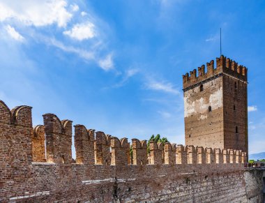 Eski köprüden Adige Nehri - Ponte Scaligero Verona