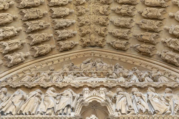 Svatí Jsou Vytesané Pískovcových Enzrance Katedrále Metz — Stock fotografie