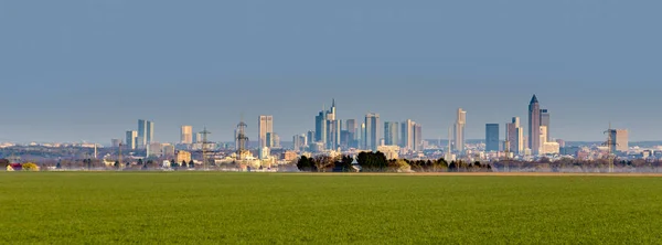 Panoráma Frankfurtu Západu Slunce Částečně Modrá Obloha — Stock fotografie