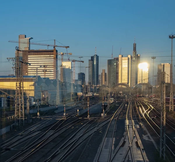 Gün Batımı Frankfurt Tren Stasyonu Girme — Stok fotoğraf