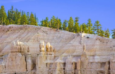 güzel manzara, amfi tiyatro, Tapınak, rakamlar gibi muhteşem taş oluşumu ile bryce canyon