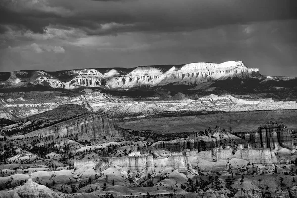 Hermoso Paisaje Bryce Canyon Con Magnífica Formación Piedra Como Anfiteatro —  Fotos de Stock