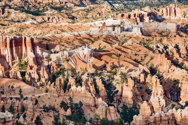 Sabah Işığında Bryce Canyon Amfi Tiyatro Tapınak Gibi Muhteşem Taş — Stok fotoğraf