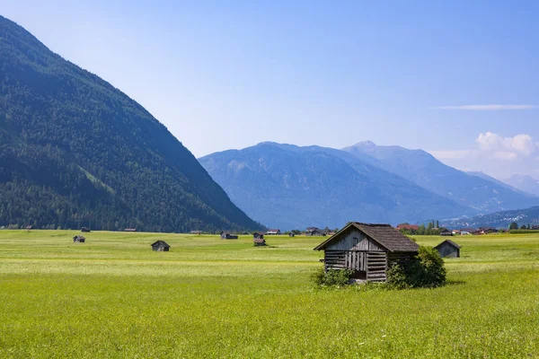 Old Huts Storing Materials Hay Green Meadow Austrian Alps — Stock Photo, Image