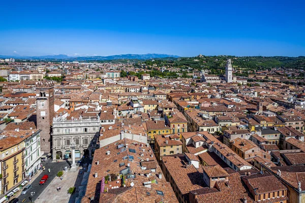 verona ve torre dei lamberti Dağları Panoraması