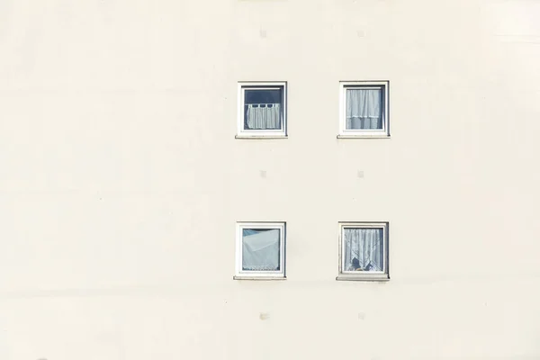 Ventanas Típicas Con Cortinas Una Casa Apartamentos Alemania Como Símbolo — Foto de Stock