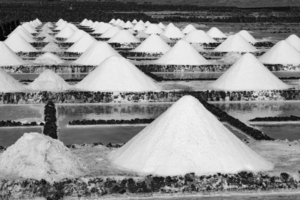 Salzhaufen Auf Einer Salzgewinnungsanlage Janubio Lanzarote — Stockfoto