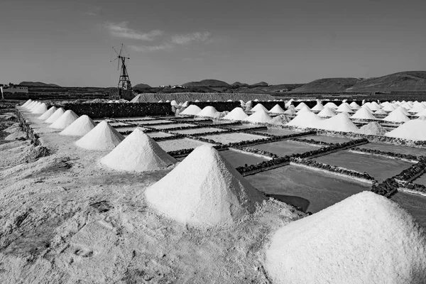 Salzhaufen Auf Einer Salzgewinnungsanlage Janubio Lanzarote — Stockfoto