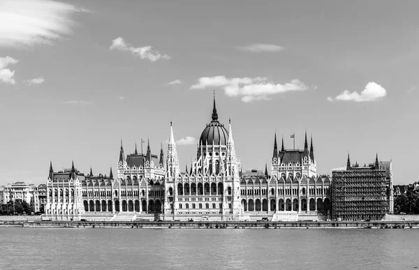 Kända Ungerska Parlamentet Budapest Med Floden Donau — Stockfoto