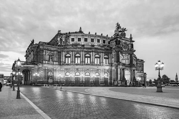 Dresden Semperoper Iluminado Alemanha Noite — Fotografia de Stock