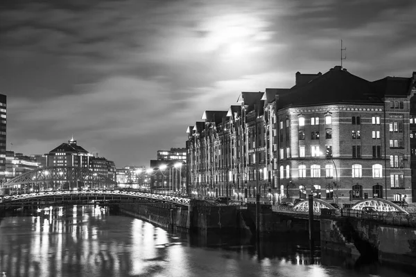 Zabytkowy Speicherstadt Nocą Hamburgu — Zdjęcie stockowe