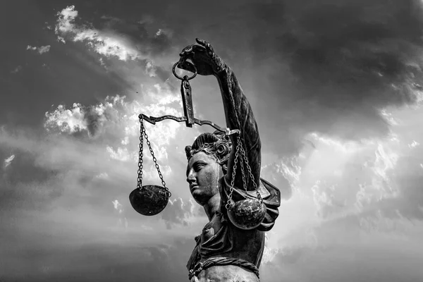 Estatua Lady Justice Frente Romer Frankfurt Alemania — Foto de Stock