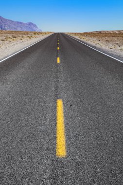 boş yol Ölüm Vadisi çöl yoluyla