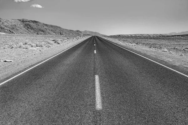 boş yol Ölüm Vadisi çöl yoluyla