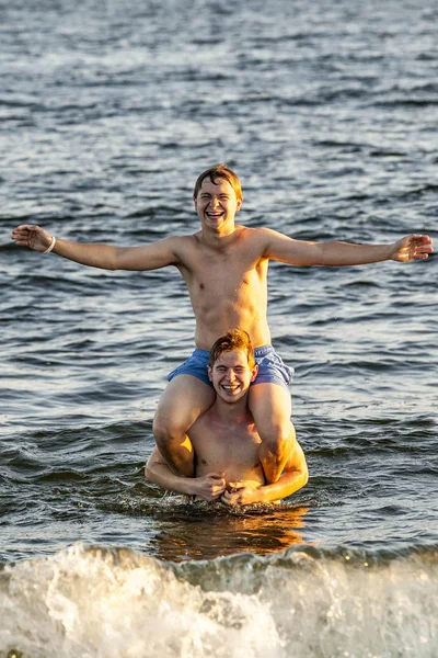 Dauphin Island Usa Juli 2013 Menschen Genießen Den Schönen Strand — Stockfoto