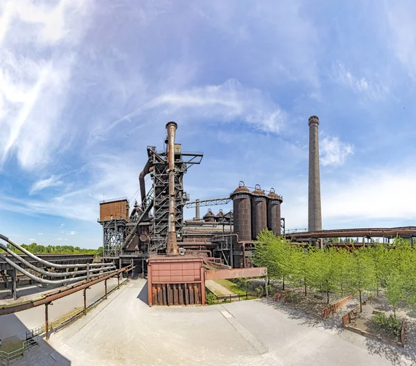 Terkedilmiş Yüksek Fırın Fabrikasında Duisburg Ruhr Alan Bölge Sanayi Kalıntıları — Stok fotoğraf