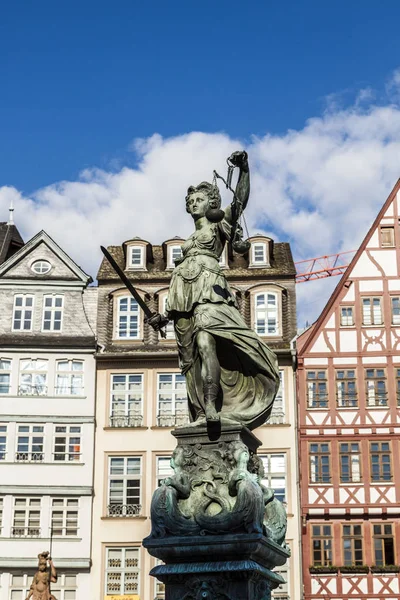 Escultura Justia Lady Justice Plaza Roemerberg Frankfurt Construida 1887 — Foto de Stock