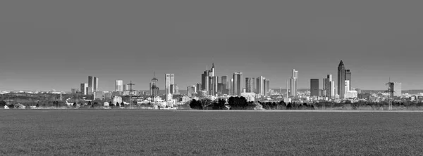 Skyline Van Frankfurt Zonsondergang Met Deels Blauwe Hemel — Stockfoto