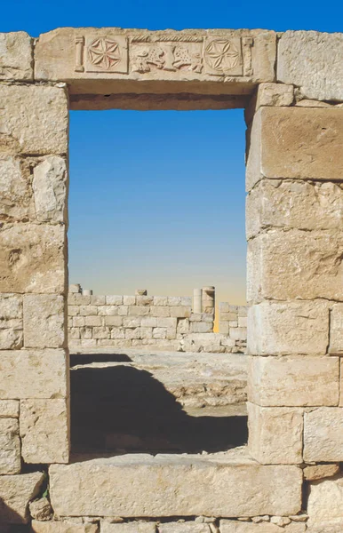 Αρχαία Πέτρα Αψίδα Και Τοίχο Στο Avdat Στην Έρημο Negev — Φωτογραφία Αρχείου