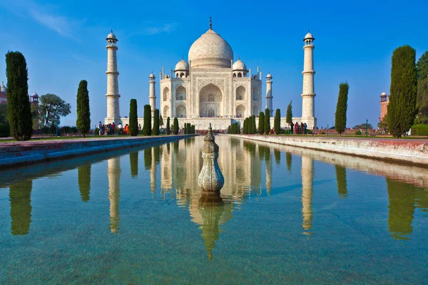 Krásné Taj Mahal Indii Modrou Oblohou — Stock fotografie