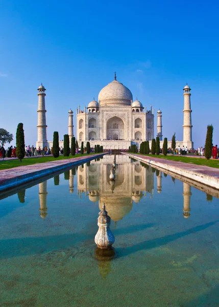 Belo Taj Mahal Índia Com Céu Azul — Fotografia de Stock