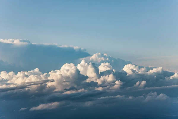 Białe chmury widziana z lotu statku powietrznego — Zdjęcie stockowe