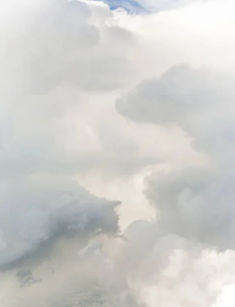 Nubes blancas vistas desde aviones voladores —  Fotos de Stock