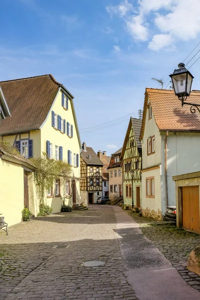 Scenic old road with cobble stone and half timbered houses in Ma — Stock Photo, Image