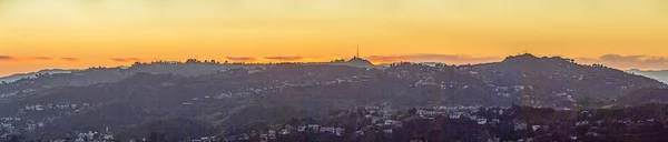Захід сонця на пагорбах Голлівуду — стокове фото