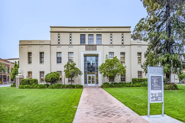 Old Country Court House in Art Deco stijl in San Luis Obispo — Stockfoto