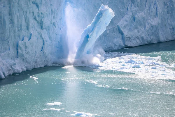 Perito Moreno gletsjer en meer in Patagonië, Argentin — Stockfoto
