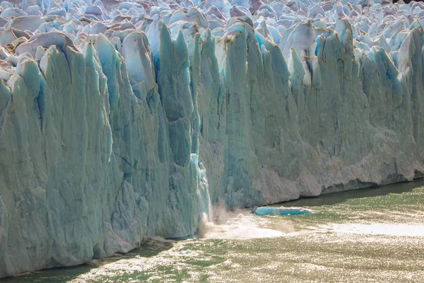 Ledovec Perito Moreno a jezero v Patagonii v Argentinsku — Stock fotografie