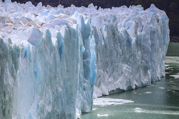 Ledovec Perito Moreno a jezero v Patagonii v Argentinsku — Stock fotografie