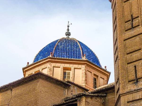 Wieża kościelna w dzielnicy Russafa w Walencji — Zdjęcie stockowe