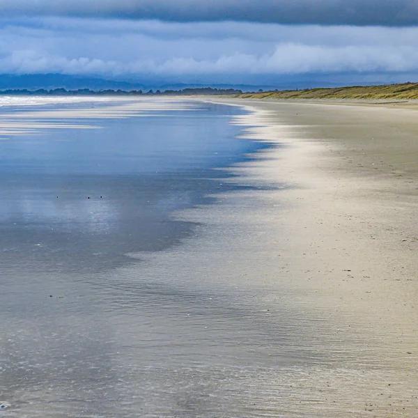Pláž při západu slunce v Northlandu, Nový Zéland — Stock fotografie