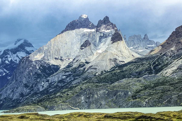 Pintorescas montañas torres del Paine en Patagonia —  Fotos de Stock