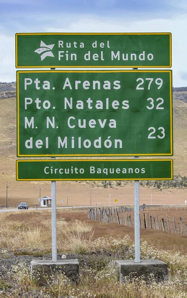 Indications for the Ruta Fin del Mundo in Puerto Natales — Stock Photo, Image