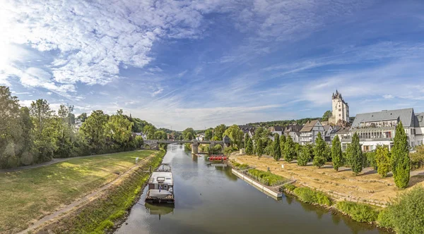 Zabytkowy zamek Diez na rzece Lahn, Nadrenia-Palatynat, Germa — Zdjęcie stockowe