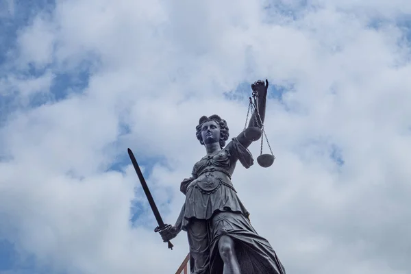 Estatua de Lady Justice en Frankfurt —  Fotos de Stock