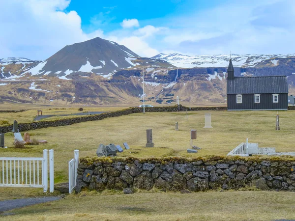 Famous black church of Budir at Snaefellsnes peninsula region in — Stock Photo, Image