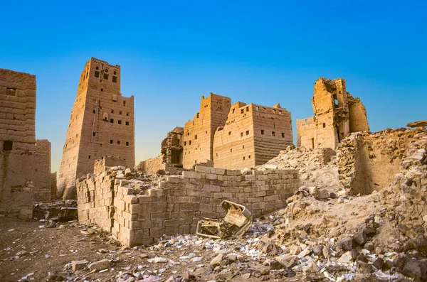 Opuszczony zabytkowe miasto piaszczysta Marib w Jemenie południowym — Zdjęcie stockowe