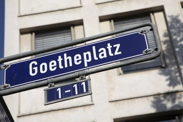 Street sign Goetheplatz (Goethe square) in Frankfurt — Stock Photo, Image