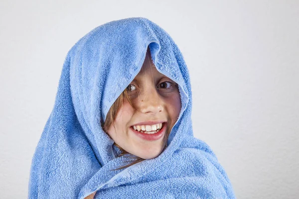 Retrato de linda joven adolescente — Foto de Stock