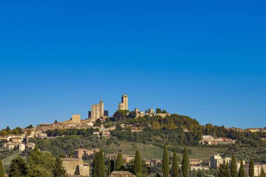 San Gimignano, res ile eski ortaçağ tipik Toskana şehir görünümü