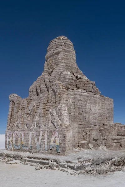 Zoute standbeeld van de oude God in de Salar de Uyuni — Stockfoto