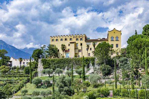 Italien, Trauttmannsdorf slott i Meran (Merano) — Stockfoto