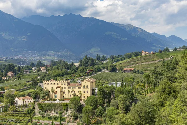 Itália, Castelo Trauttmannsdorf em Meran (Merano ) — Fotografia de Stock